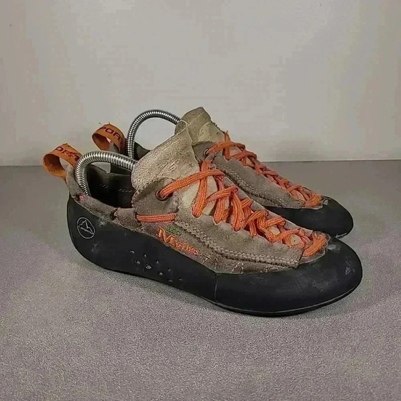 La Sportiva Mythos Climbing Shoes Women's 8.5 Mens 7.5 Euro  Size 40 Excellent - Picture 1 of 7